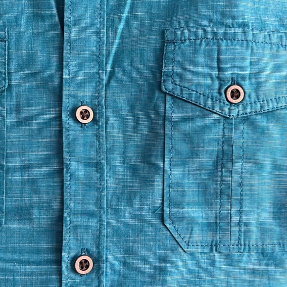 Guess, short sleeve button-down L - Picture 2 of 5